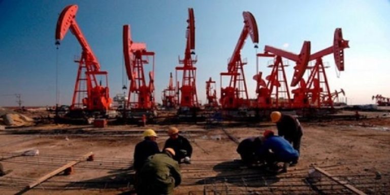 El Petróleo de Texas abre con una subida del 4,85% por posibles recortes en Golfo Pérsico