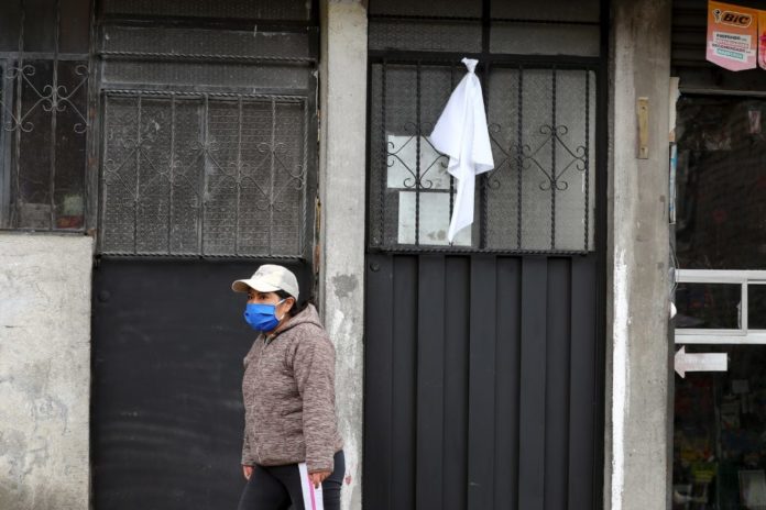 White flags in Quito