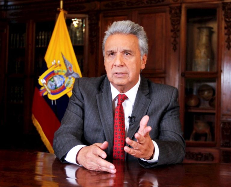 Moreno se queja por el desplome de los precios del petróleo en plena pandemia