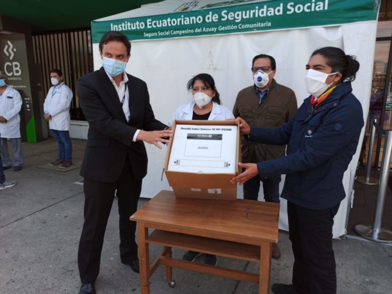 El Gobierno Provincial del Azuay donó  mil pruebas COVID al hospital del IESS de Cuenca