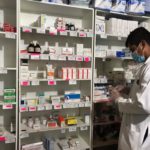 Personal de la institución trabaja en el ordenamiento de las medicinas e insumos adquiridos.(Cortesía)