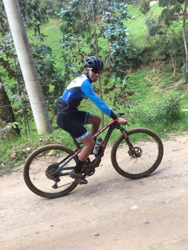 “Willy” Tobay vuelve a la cima como el mejor ciclista de montaña