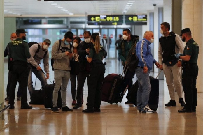 Los viajeros internacionales deberán guardar cuarentena a su llegada a España