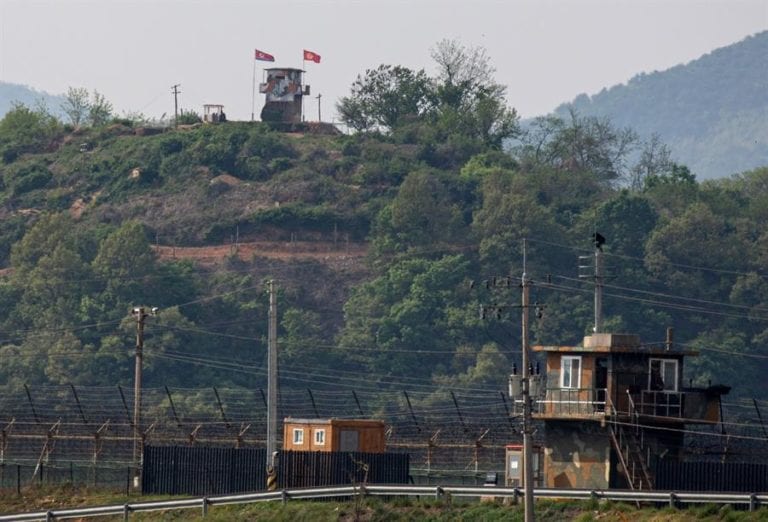 Las dos Coreas cruzan disparos en la frontera tras la reaparición de Kim