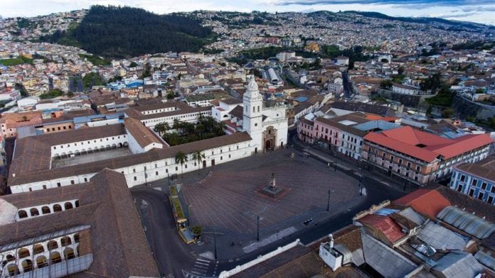 quito dca19fc618dd48c79c76aa25d8836611388a1w