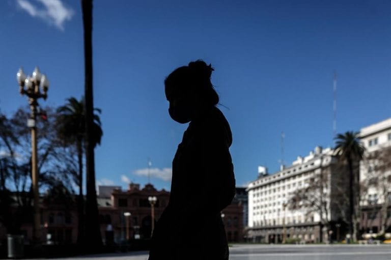 Argentina prepara la «reconstrucción económica» con foco en los más pobres
