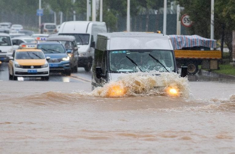 La ciudad china de Wuhan eleva su nivel de alerta por las inundaciones