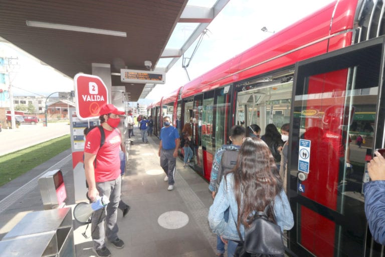 Buses urbanos ya alimentan al tranvía