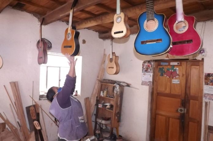 3 - 7A PRINCIPAL...4 COLES...CARMEN UYAGUARI...GUITARRAS SIGISIG--BPR