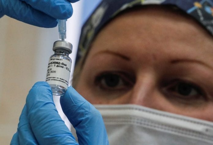 Hallan mutación del coronavirus en EEUU que pudo haberlo hecho más contagioso