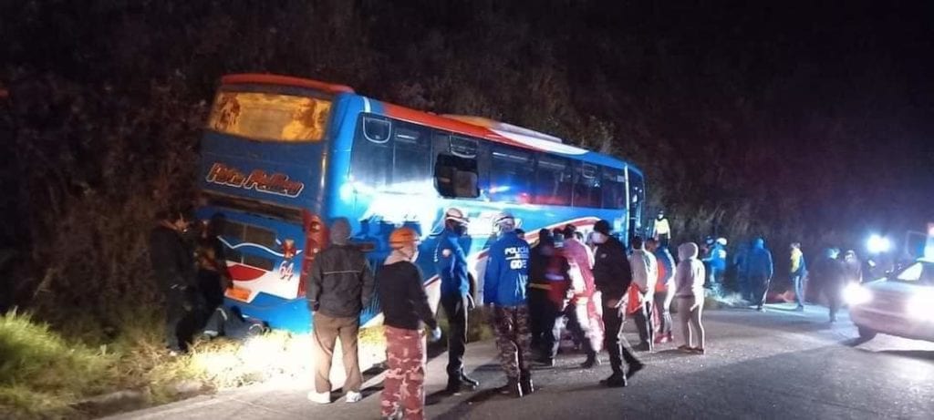Un muerto y 13 heridos deja accidente de bus interprovincial - Diario ...