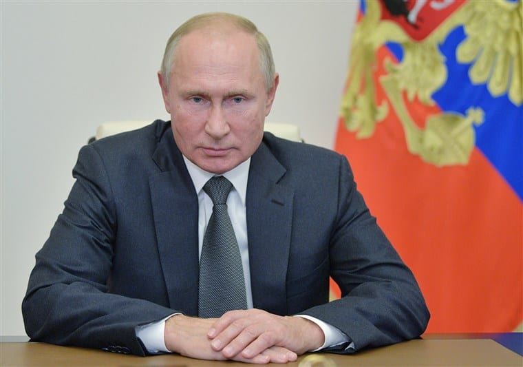 Putin dice que Rusia no retrocederá decenios como auguran sus oponentes