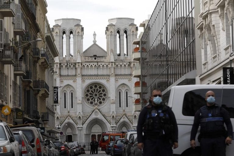 El terrorismo vuelve a atacar a Francia con tres muertos en una iglesia