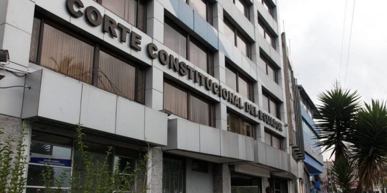 Una sentencia de la Corte Constitucional prohíbe la compra de renuncias “obligatorias”