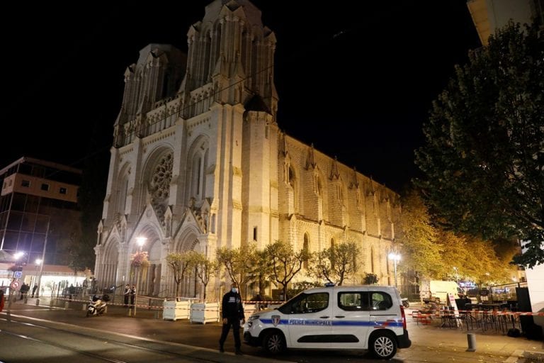 Francia refuerza su seguridad tras el tercer atentado islamista en un mes