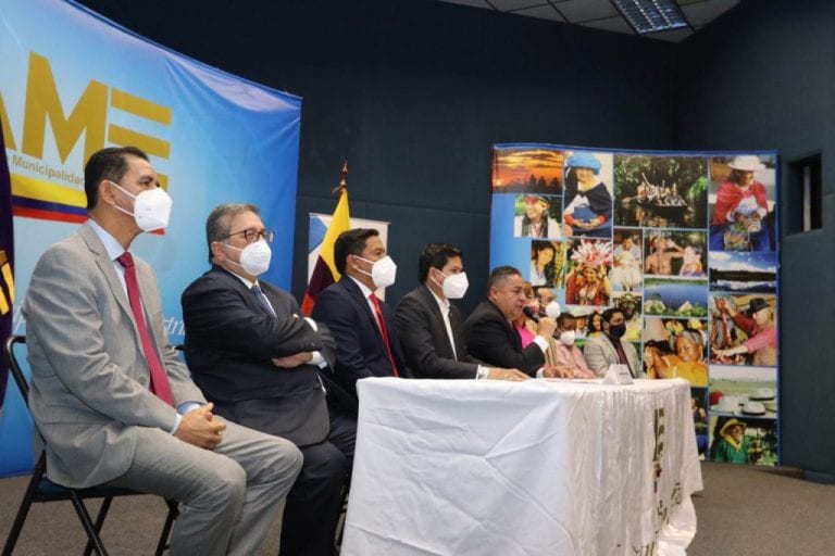 Los alcaldes esperan ser recibidos por el presidente Moreno para tratar la falta de recursos