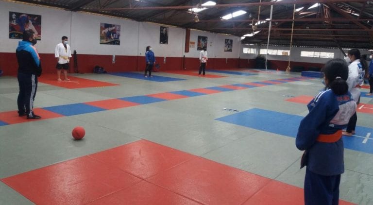 El judo se reactiva en Azuay adaptándose a la nueva normalidad