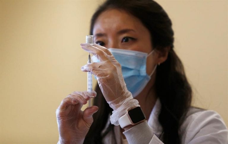 La china Sinopharm anuncia que una de sus vacunas tiene una eficacia del 79 %