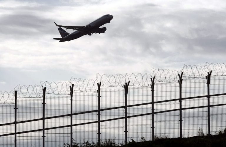 Varios países europeos prohíben vuelos con Reino Unido por la nueva cepa del virus