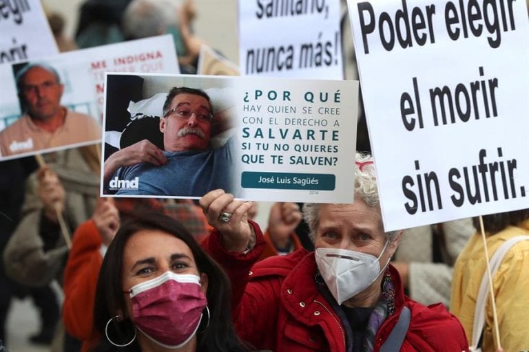 El Congreso español aprueba la ley que despenaliza la eutanasia