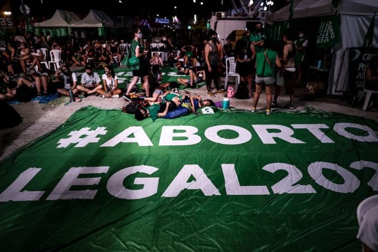 Argentina enfrenta ahora los desafíos de implementar el aborto voluntario