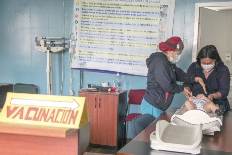Defensoría del Pueblo advierte acciones al Ministerio de Salud por la falta de vacunas para la niñez en el Ecuador