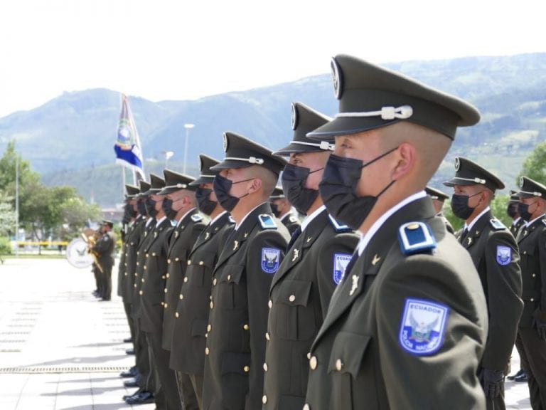 852 nuevos policías se gradúan y suman a la seguridad del país