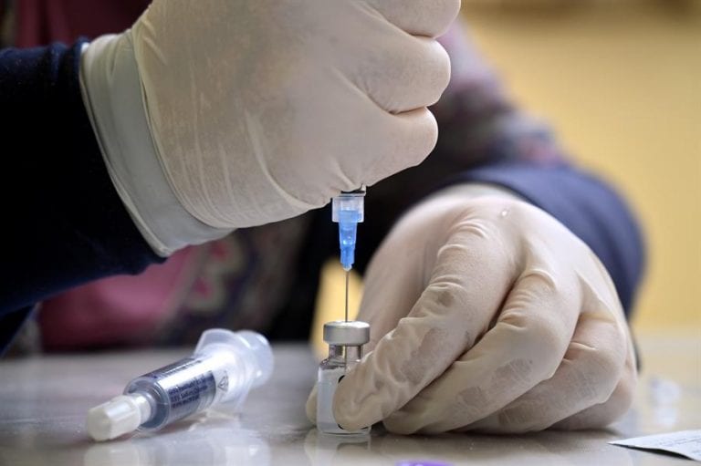 Un estudio israelí muestra la alta eficacia de la primera dosis de la vacuna Pfizer