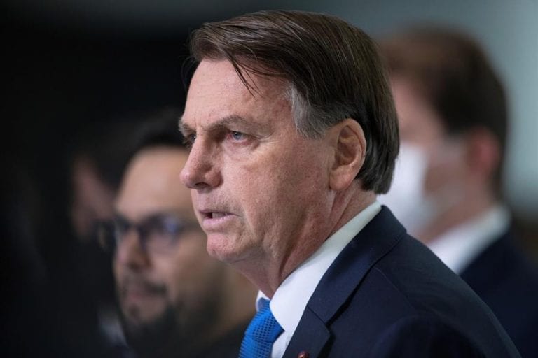Bolsonaro rechaza las restricciones de movimientos y pide volver al trabajo