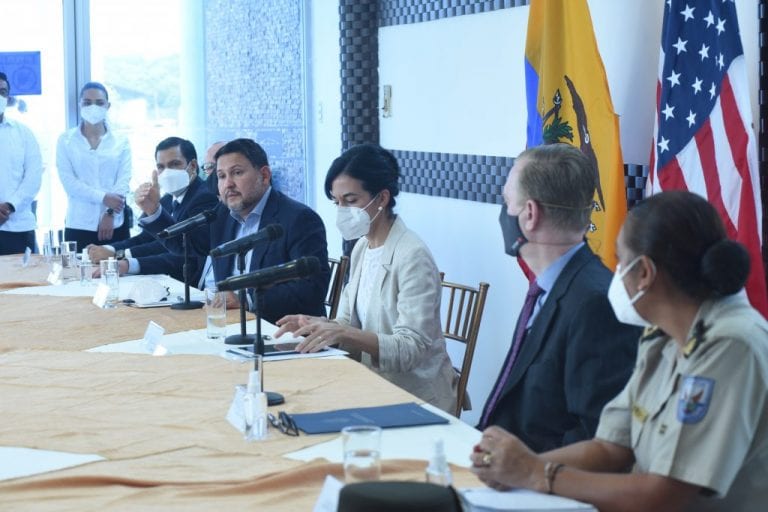 EEUU impulsa control aduanero más eficiente contra el narcotráfico en Ecuador