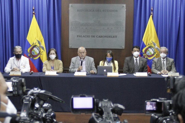 El ministro de Economía de Ecuador declara ante la Fiscalía por el caso de las vacunas VIP