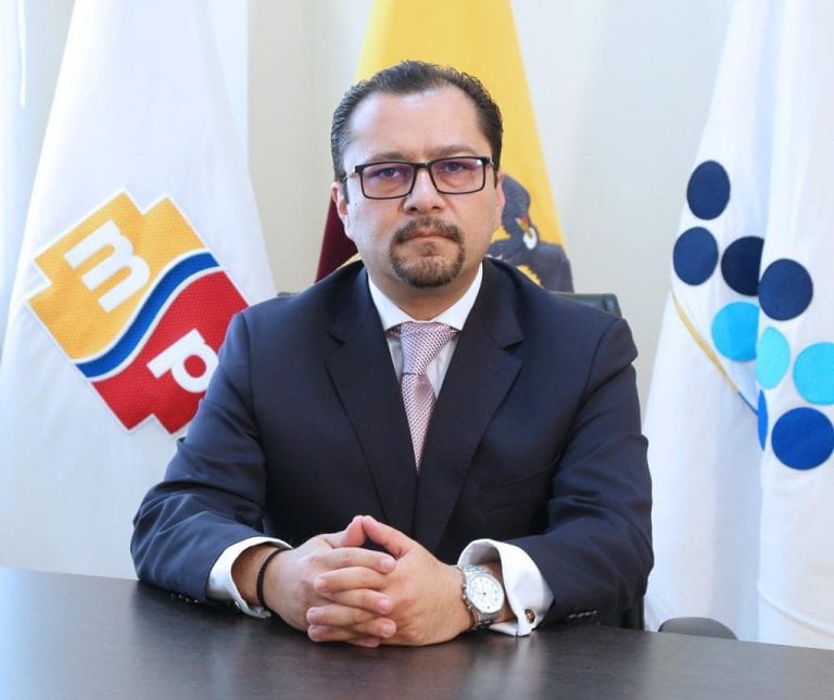 Moreno designa al quinto titular de Salud tras polémica por vacunaciones vip