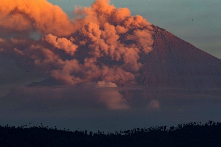 El volcán Sangay mantiene su actividad desde la conquista española