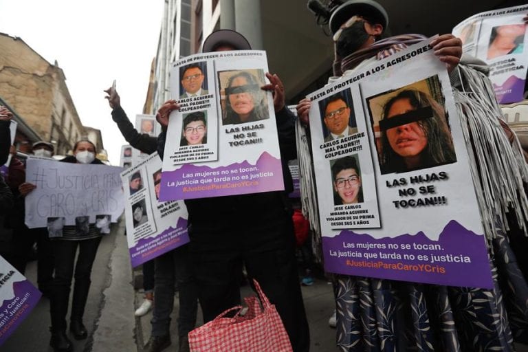 Activistas piden justicia en polémico caso de maltrato a hermanas en Bolivia