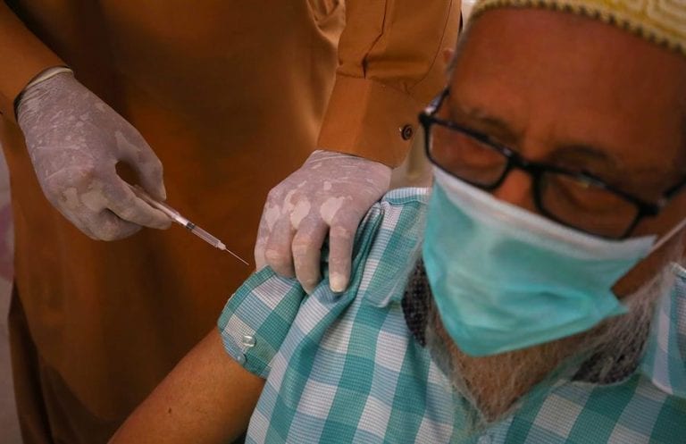 Lanzan en Brasil la mayor distribución de vacunas anticovid en una sola vez