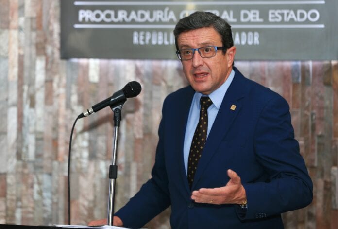 Ecuador propone plan de pago de millonaria suma a petrolera francesa Perenco