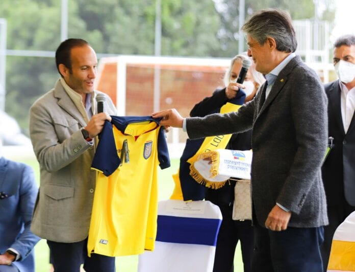 Presidente Lasso visita a selección de fútbol ecuatoriana