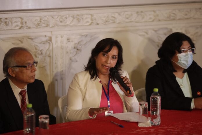 Rueda de prensa de vicepresidenta y asesores legales de Pedro Castillo