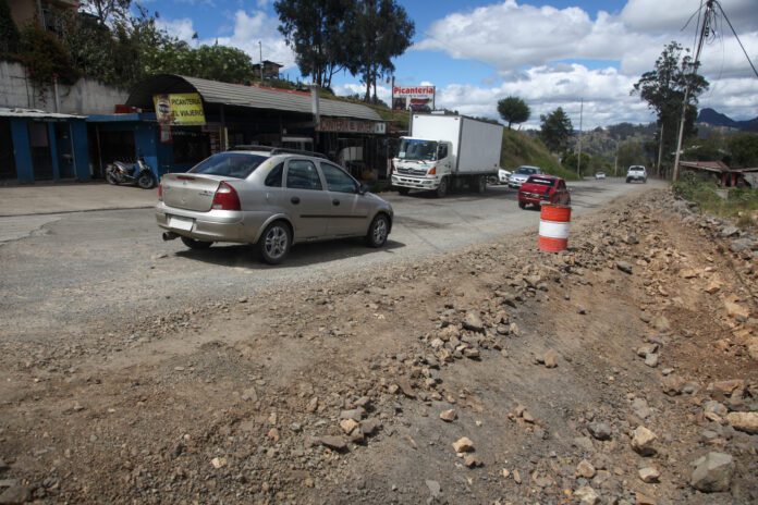 1 -7A...3 COLES...SECTOR SAN CAMILO VIA BIBLIAN-ZHUD...XCA..