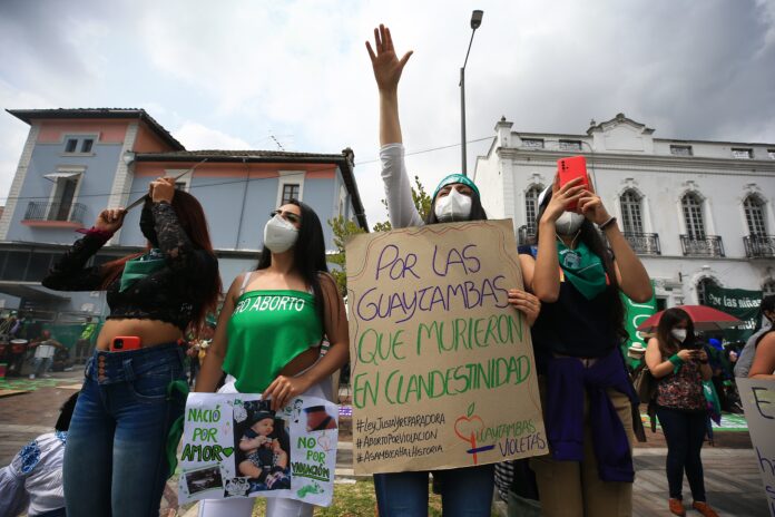 Parlamento ecuatoriano abre segundo debate sobre ley de aborto por violación