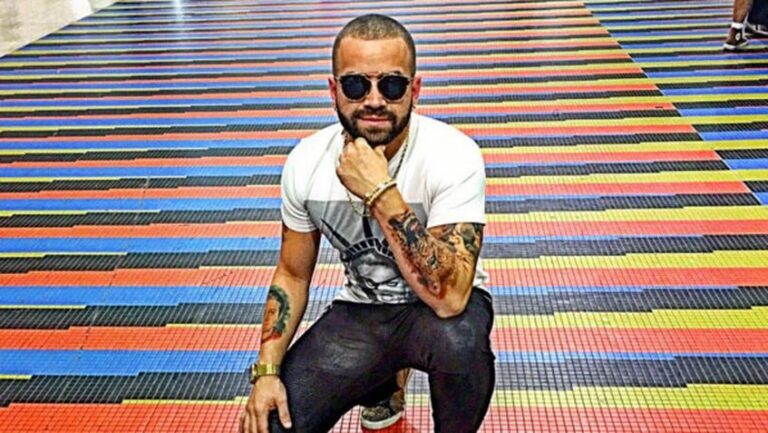 El venezolano Nacho anuncia tres discos «auténticos y de corazón» para 2022
