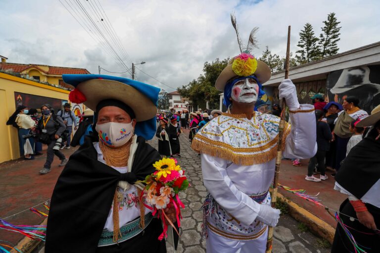 El Pawkar Raymi, la fiesta del florecimiento, renace en los Andes de Ecuador