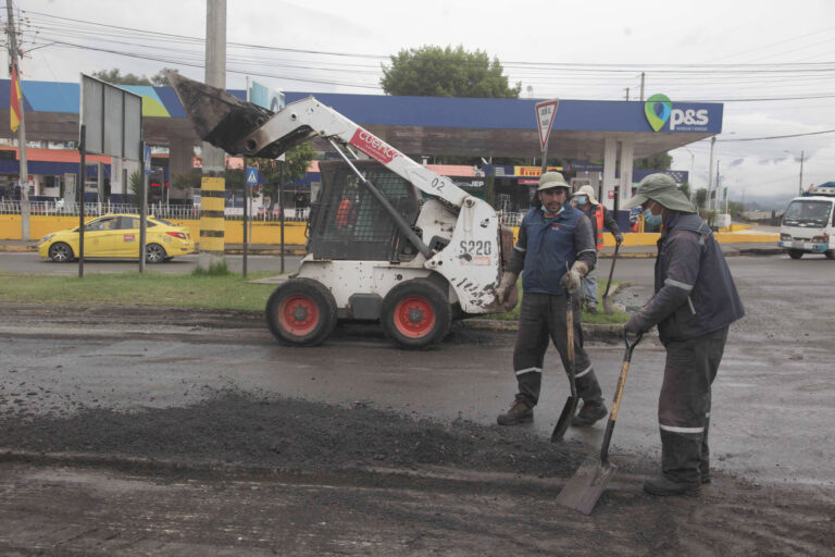 Precaución al tráfico al norte de Cuenca por construcción del Distribuidor