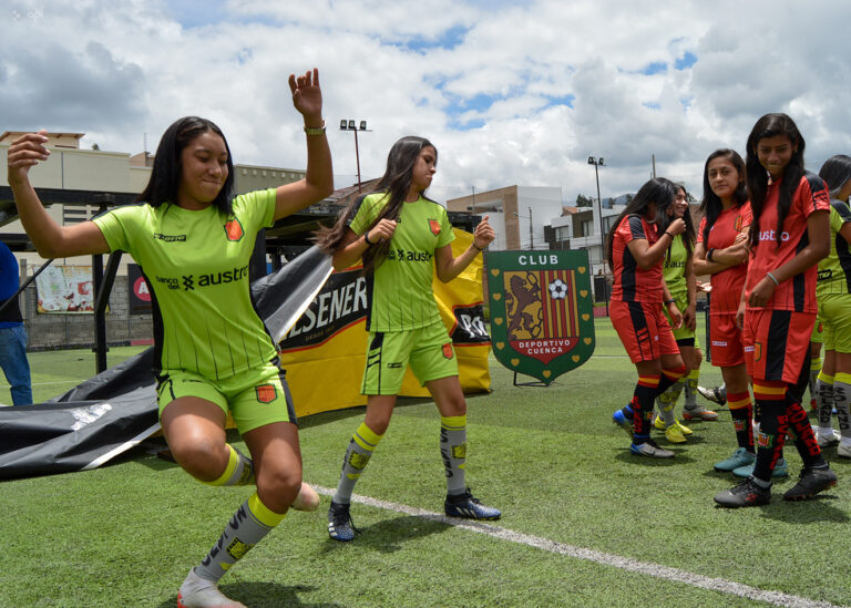 Las Leonas competirán con un plantel renovado en la Superliga Femenina