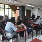 El Ministerio de Educación suspendió las clases presenciales en todo el Ecuador la tarde de este martes 9 de enero de 2024.
