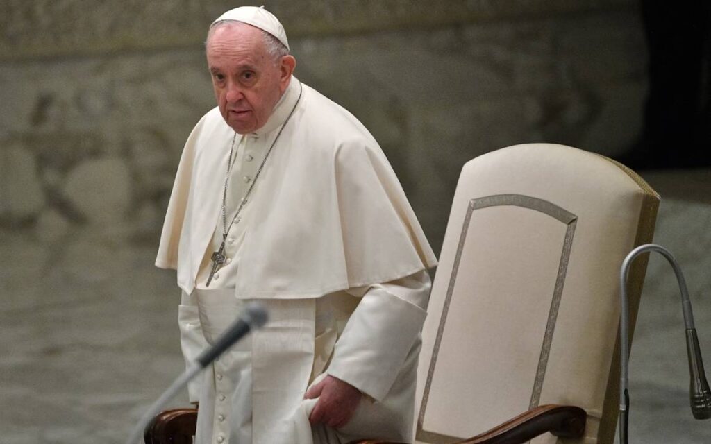 Papa Francisco promulga una nueva Constitución del Vaticano thumbnail