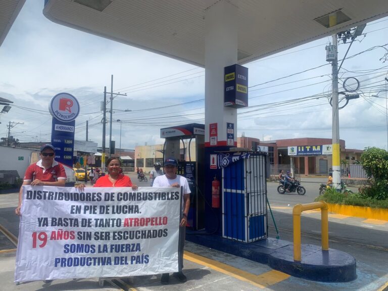Gasolineras buscan diálogo con el Gobierno