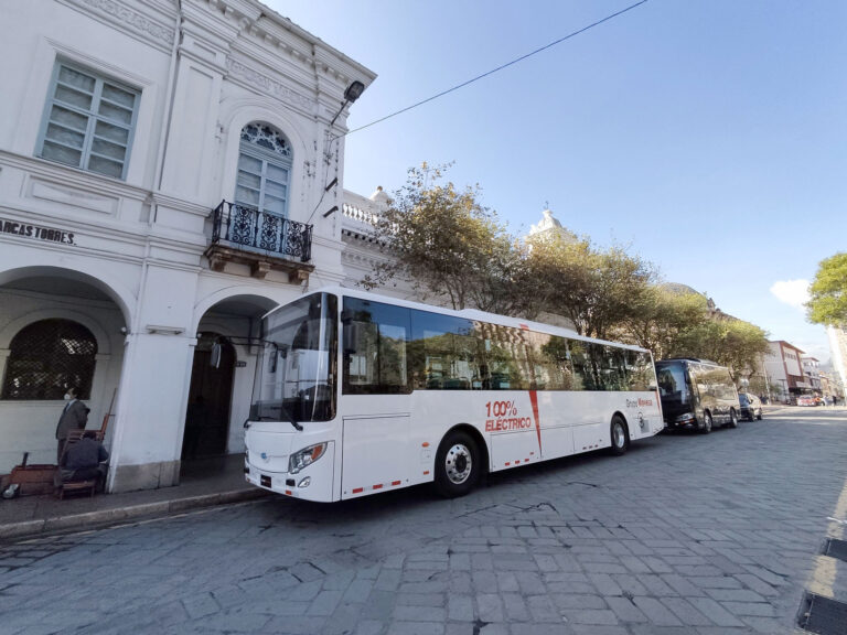 Buses eléctricos se incorporarán en Cuenca