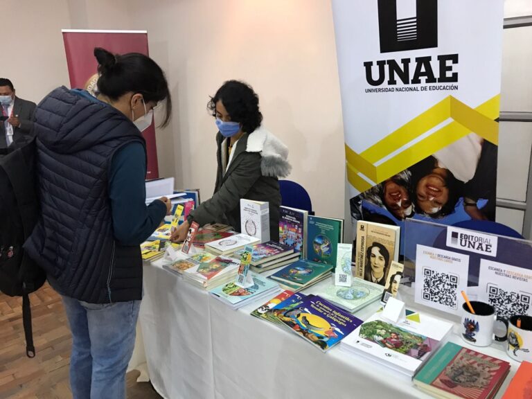 UNAE crea la primera red abierta de distribución de libros educativos