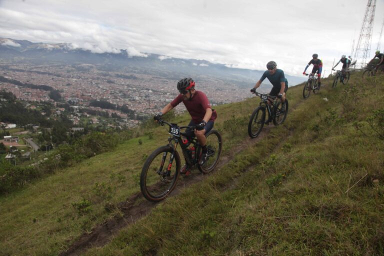 500 ciclistas se retaron en los Picos de Cuenca